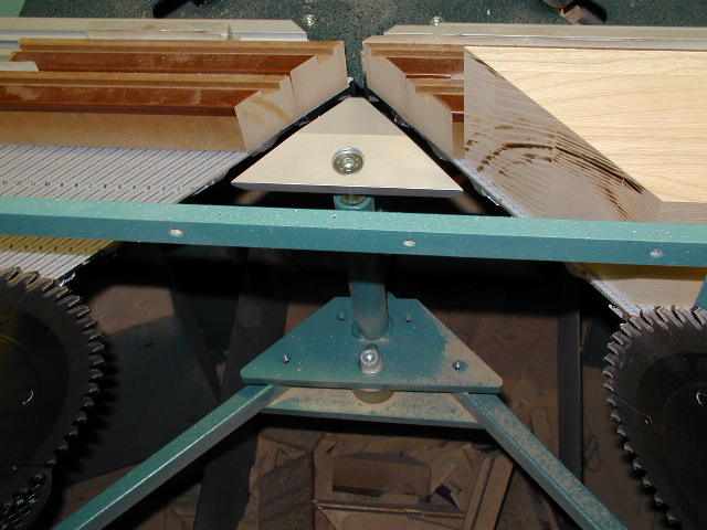T021 Triangolo supporto scarto montato